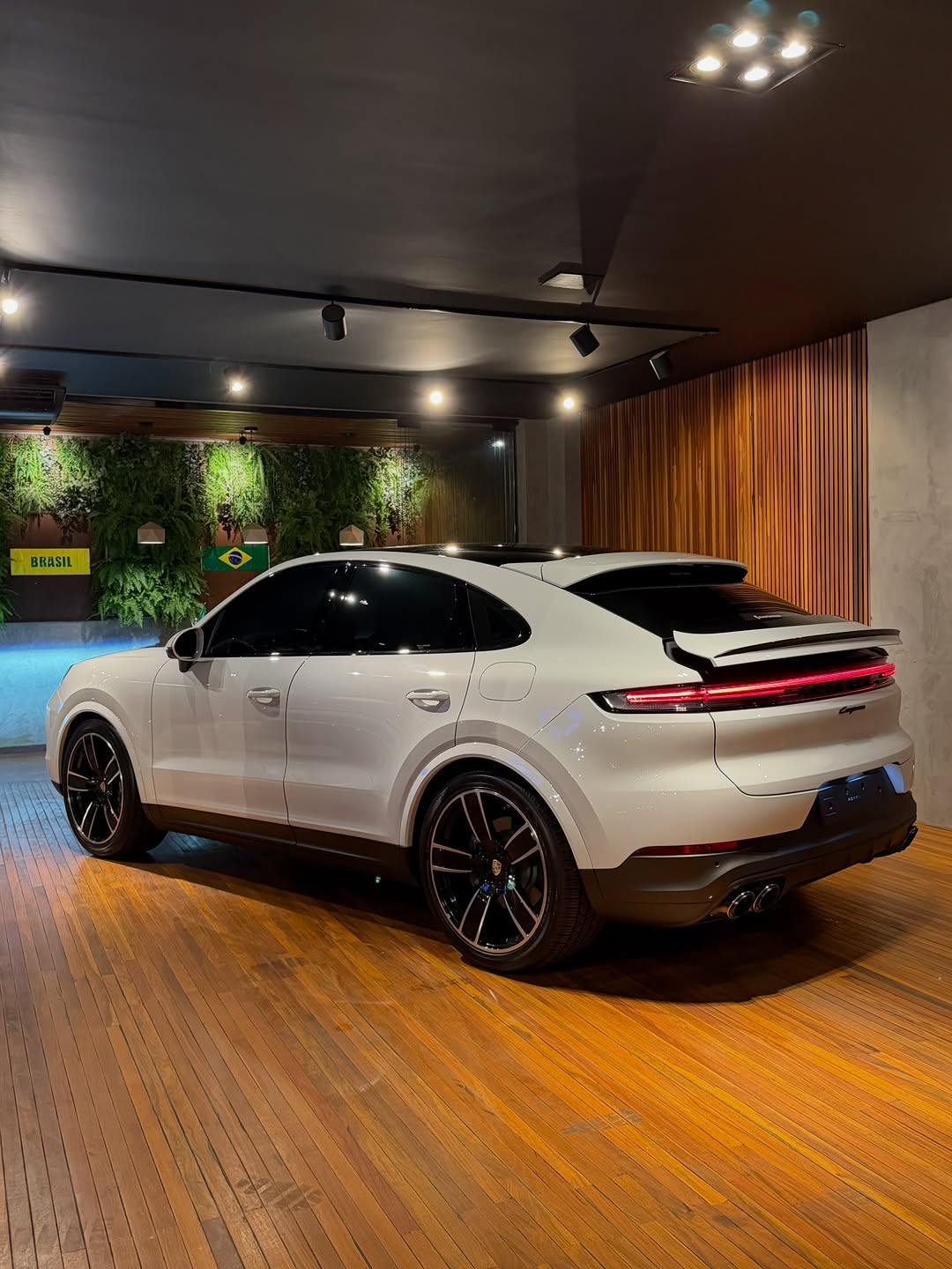 PORSCHE CAYENNE E-HYBRID COUPE - Imagem 2