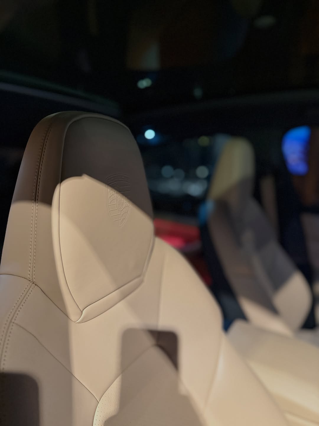 PORSCHE CAYENNE E-HYBRID COUPE - Imagem 13