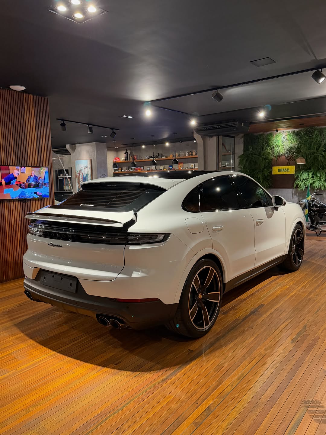 PORSCHE CAYENNE E-HYBRID COUPE - Imagem 18