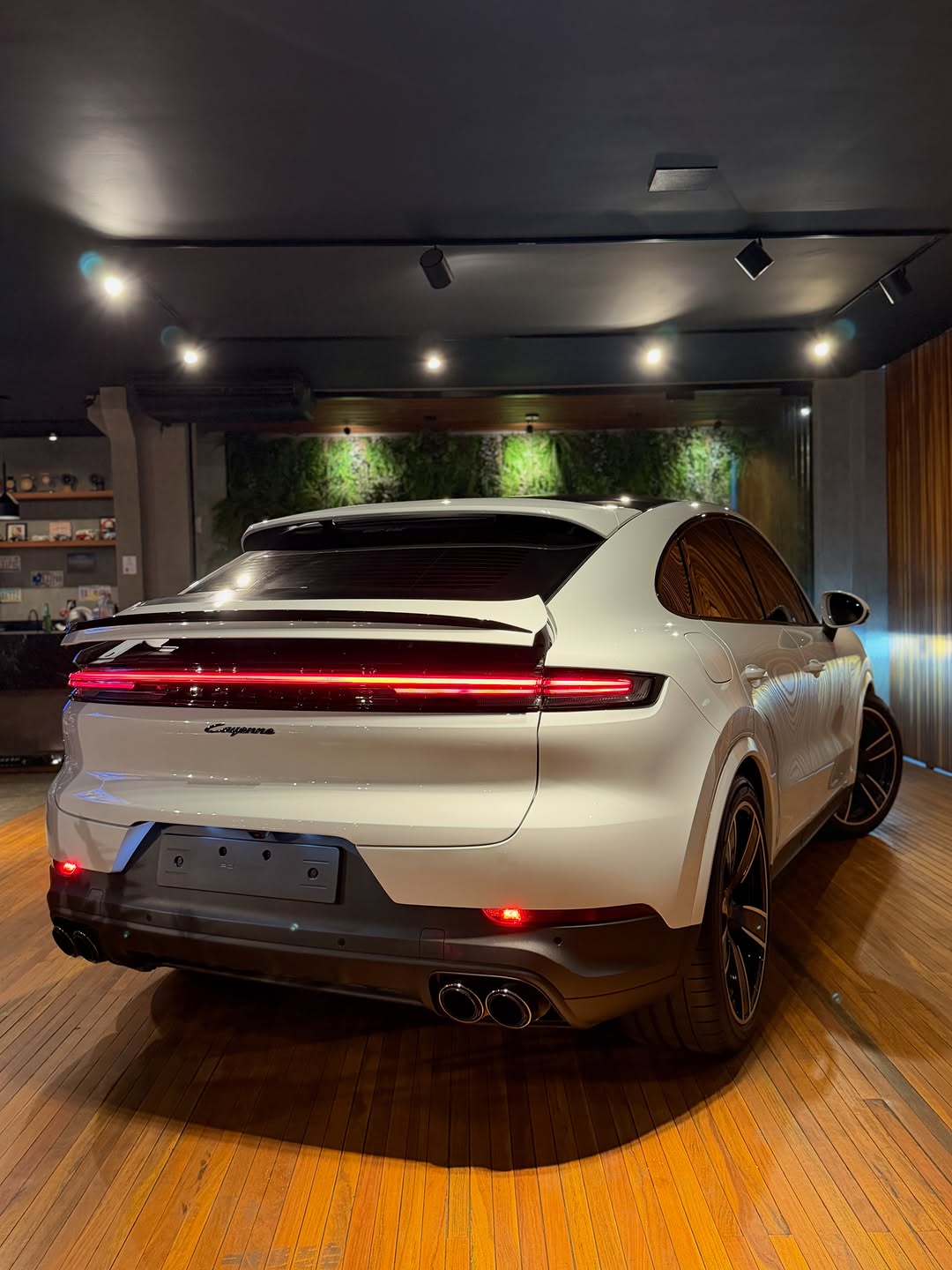 PORSCHE CAYENNE E-HYBRID COUPE - Imagem 5