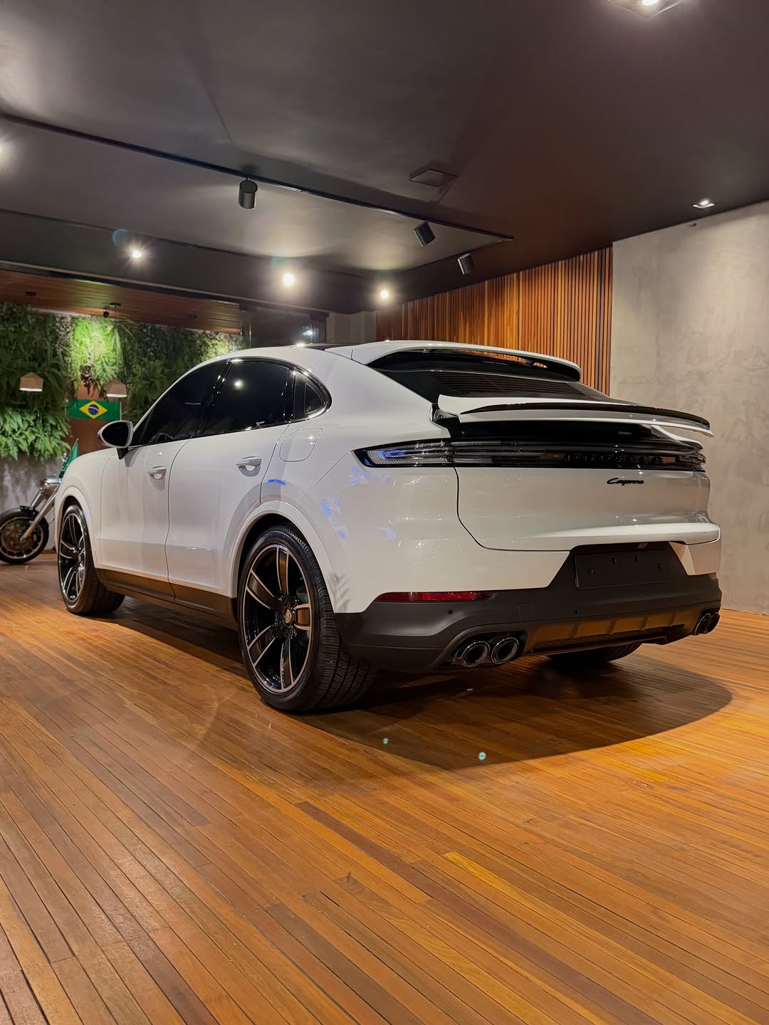 PORSCHE CAYENNE E-HYBRID COUPE - Imagem 9
