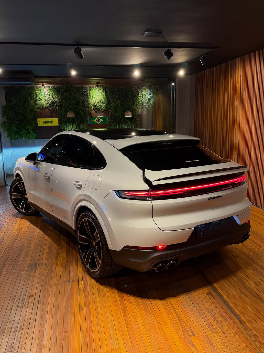 PORSCHE CAYENNE E-HYBRID COUPE - Imagem 10