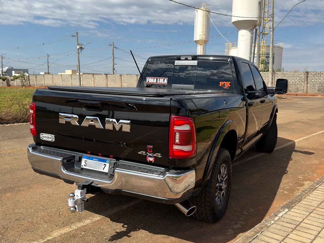 RAM 3500 LONGHORN LIMITED - Imagem 5