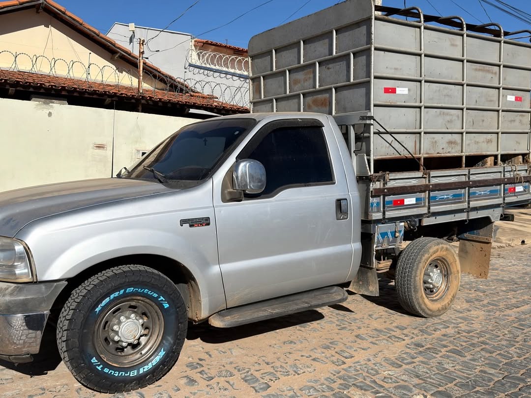 FORD F250 XLT 4.2 TURBO DIESEL 4X2 MANUAL - Imagem 4