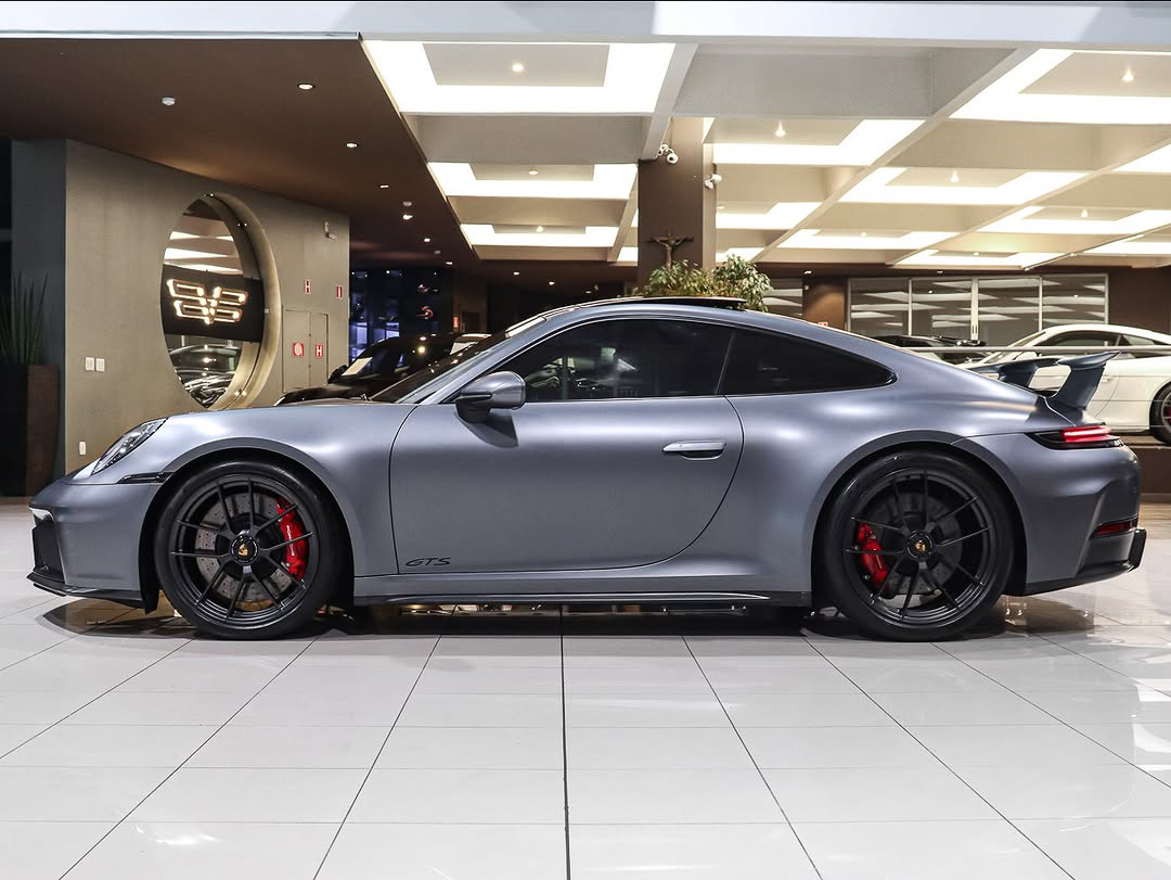 PORSCHE 911 CARRERA GTS - Imagem 2