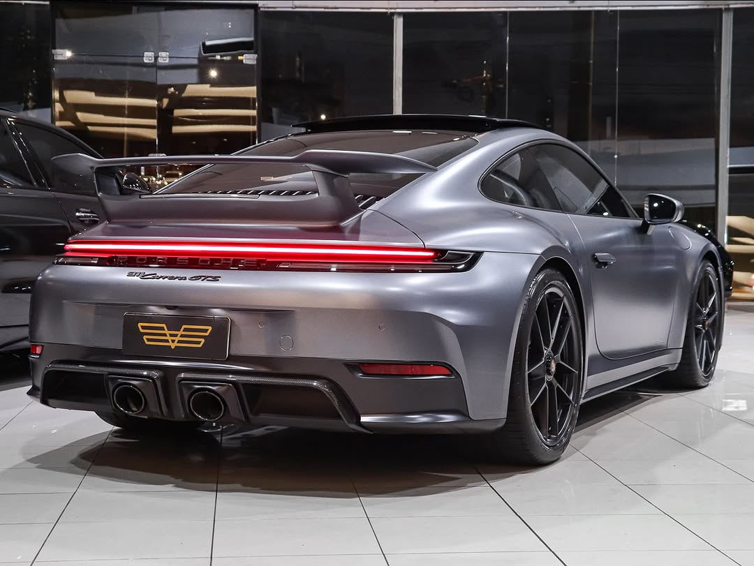 PORSCHE 911 CARRERA GTS - Imagem 3