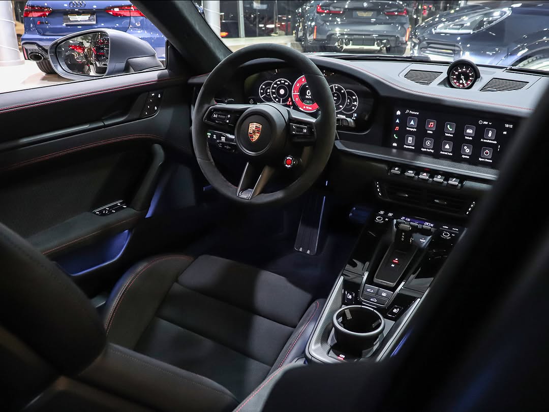 PORSCHE 911 CARRERA GTS - Imagem 5