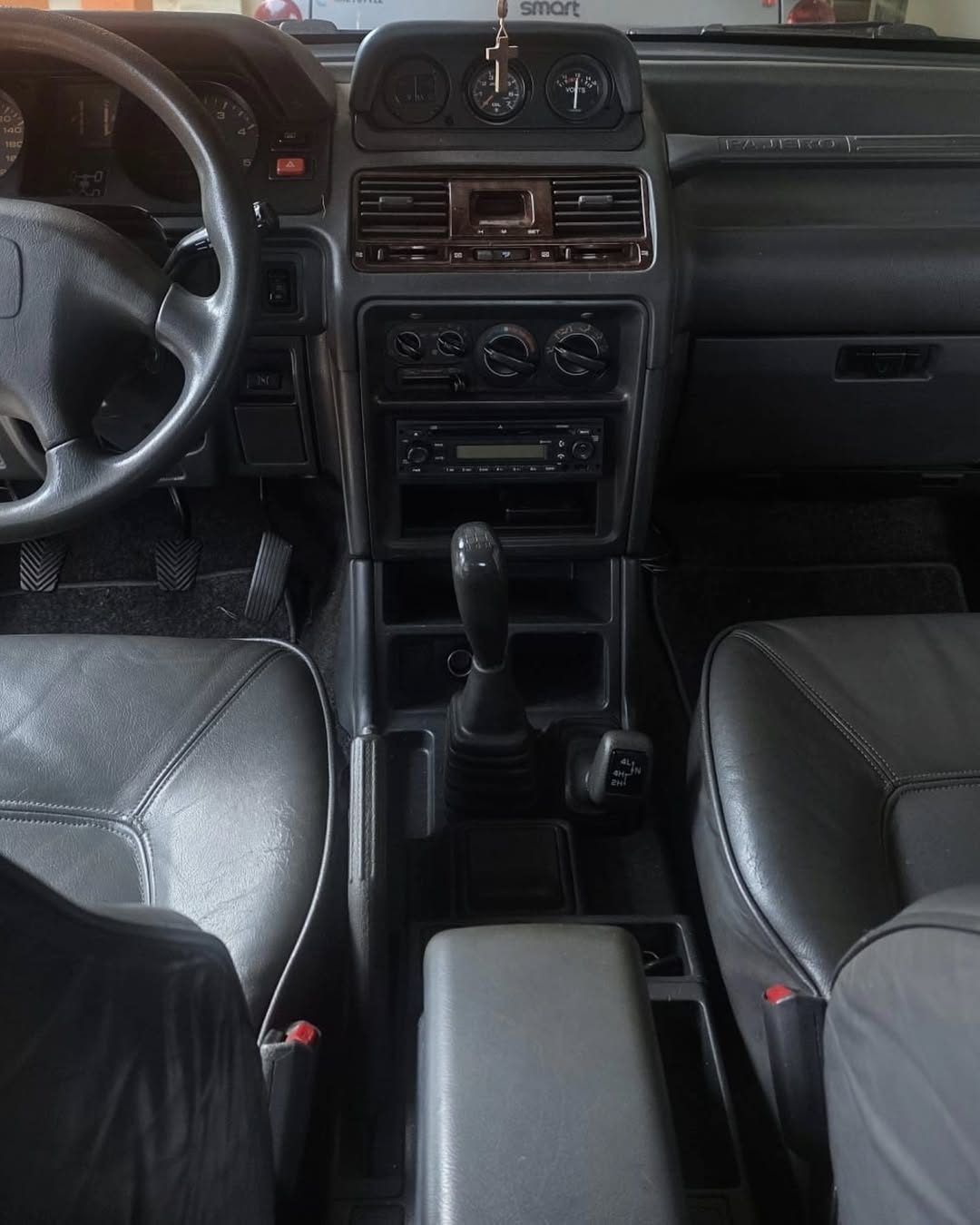 MITSUBISHI PAJERO GLS - Imagem 8