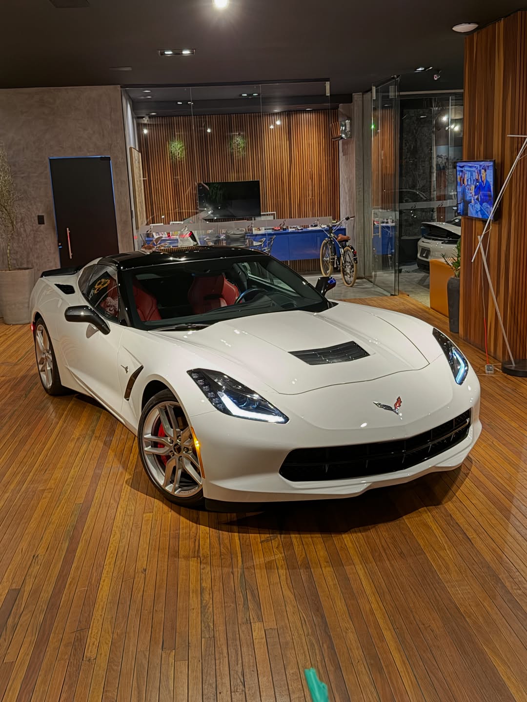 CHEVROLET CORVETTE STINGRAY C7 LT3 - Imagem 2