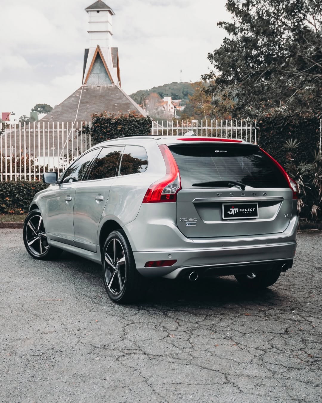 VOLVO XC60 R-DESIGN T5 - Imagem 2