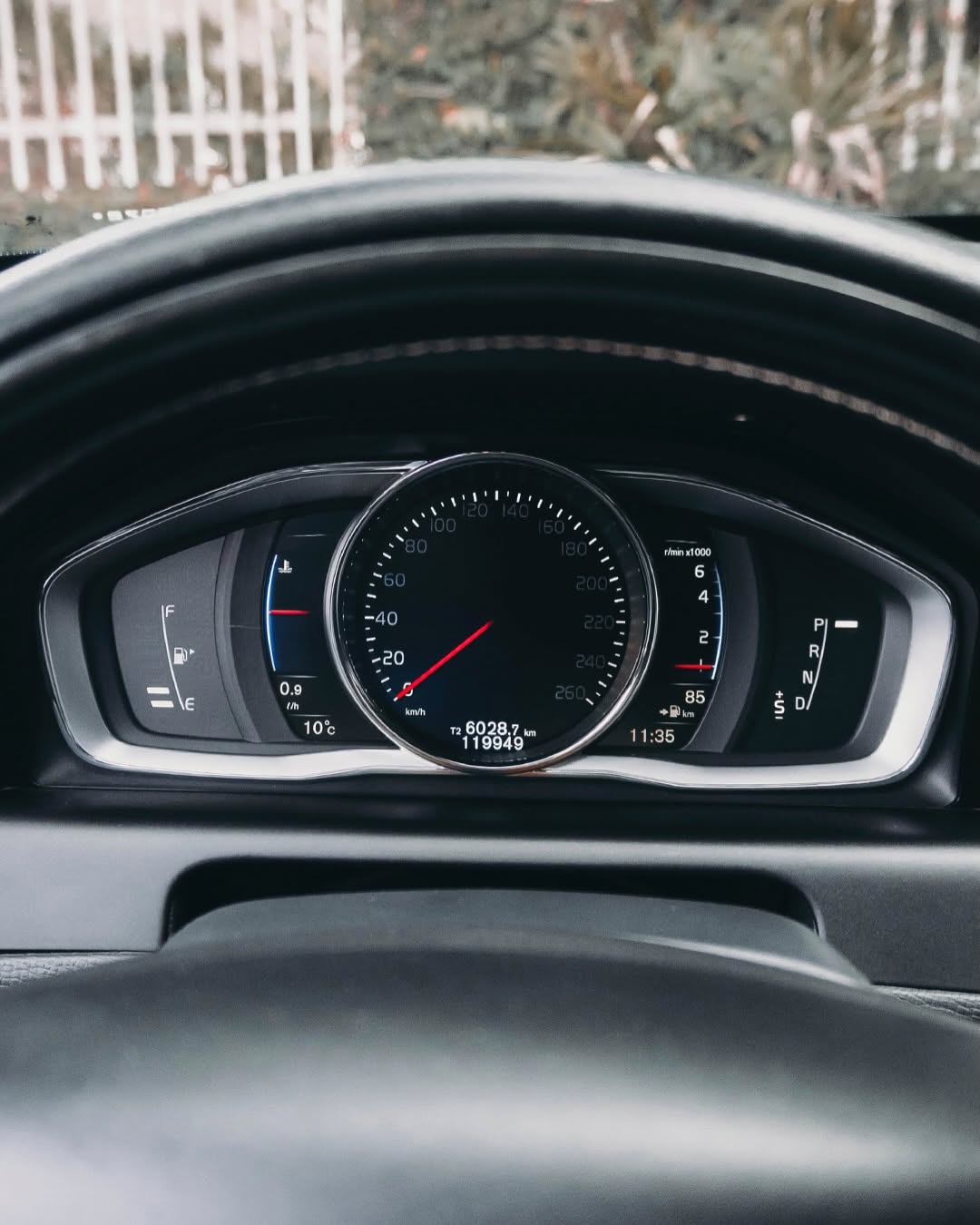 VOLVO XC60 R-DESIGN T5 - Imagem 4
