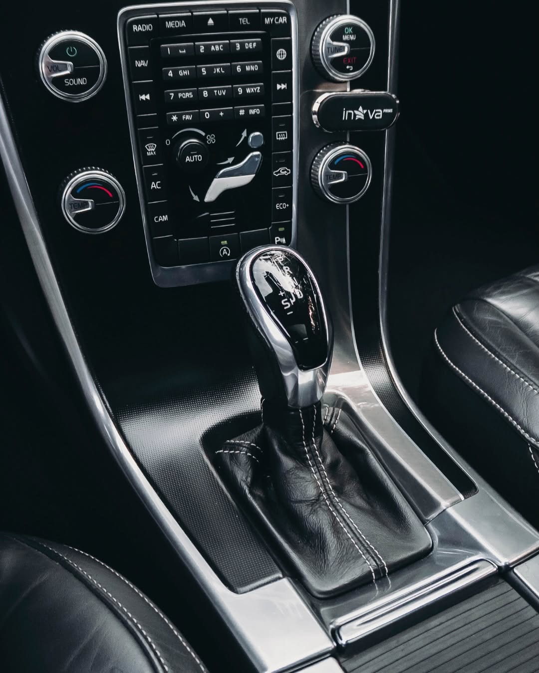VOLVO XC60 R-DESIGN T5 - Imagem 6