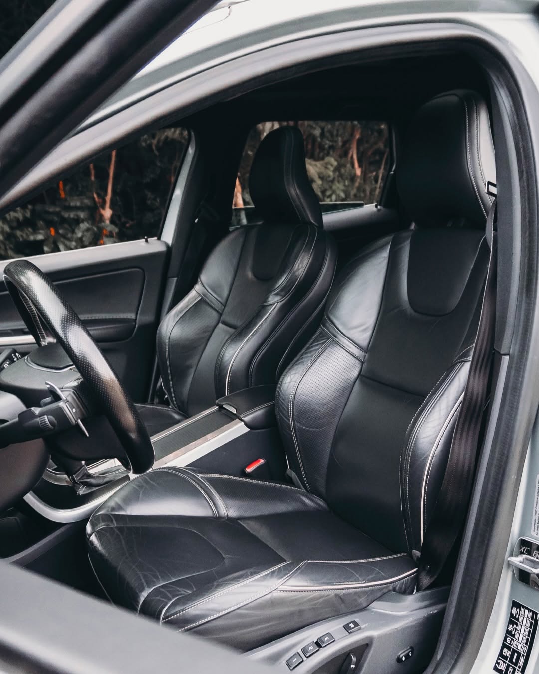VOLVO XC60 R-DESIGN T5 - Imagem 7