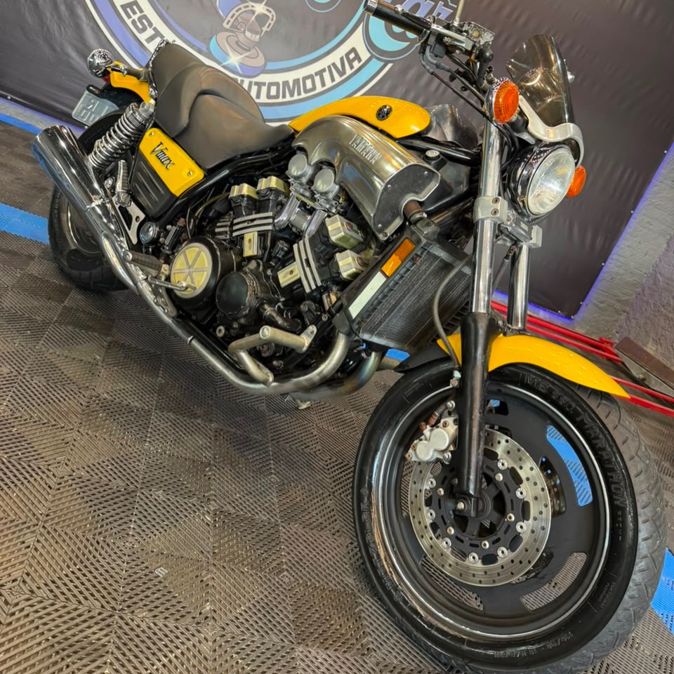 YAMAHA V-MAX - Imagem 1