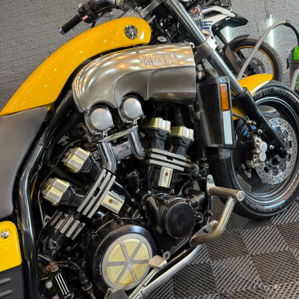 YAMAHA V-MAX - Imagem 6