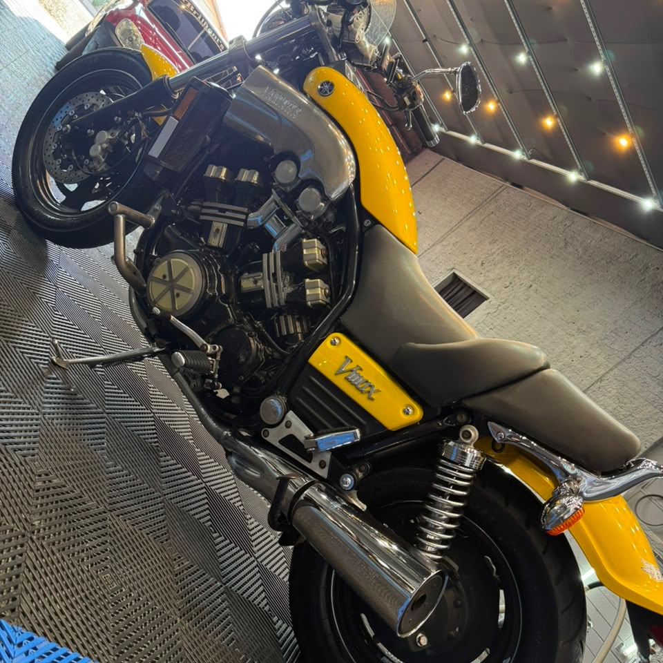 YAMAHA V-MAX - Imagem 9