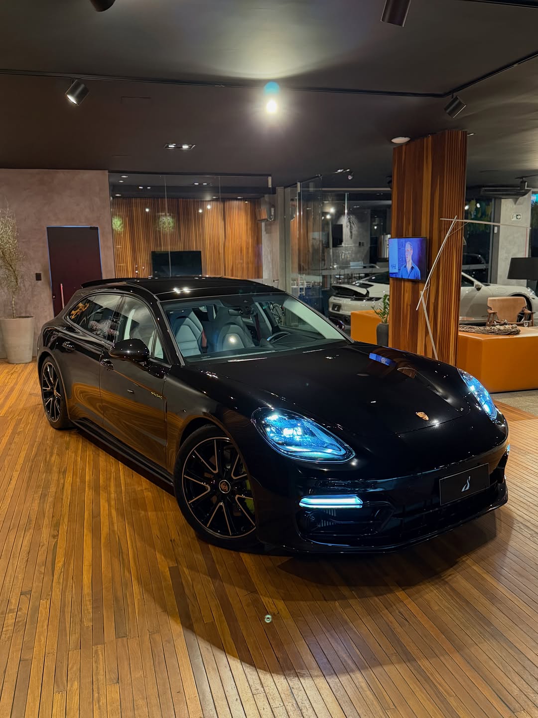 PORSCHE PANAMERA 4 E-HYBRID SPORT TURISMO - Imagem 2