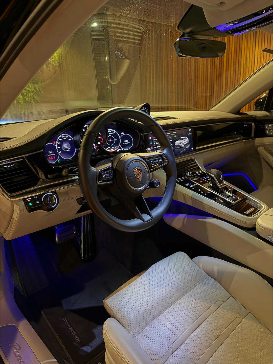 PORSCHE PANAMERA 4 E-HYBRID SPORT TURISMO - Imagem 11