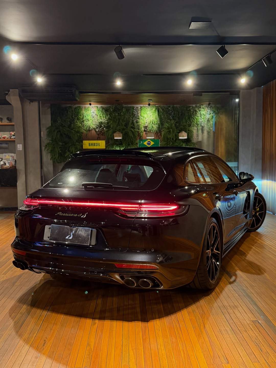 PORSCHE PANAMERA 4 E-HYBRID SPORT TURISMO - Imagem 4