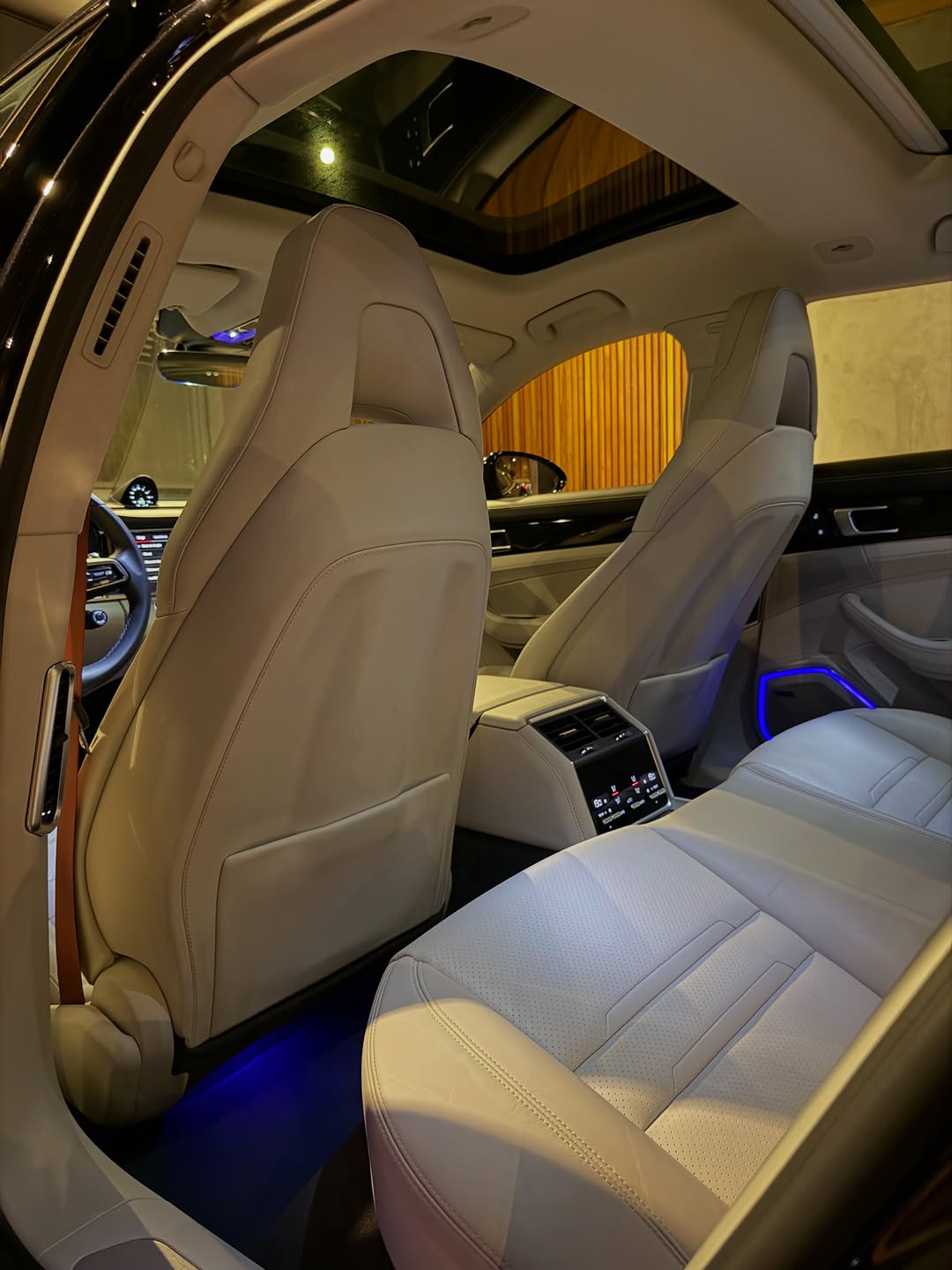 PORSCHE PANAMERA 4 E-HYBRID SPORT TURISMO - Imagem 7