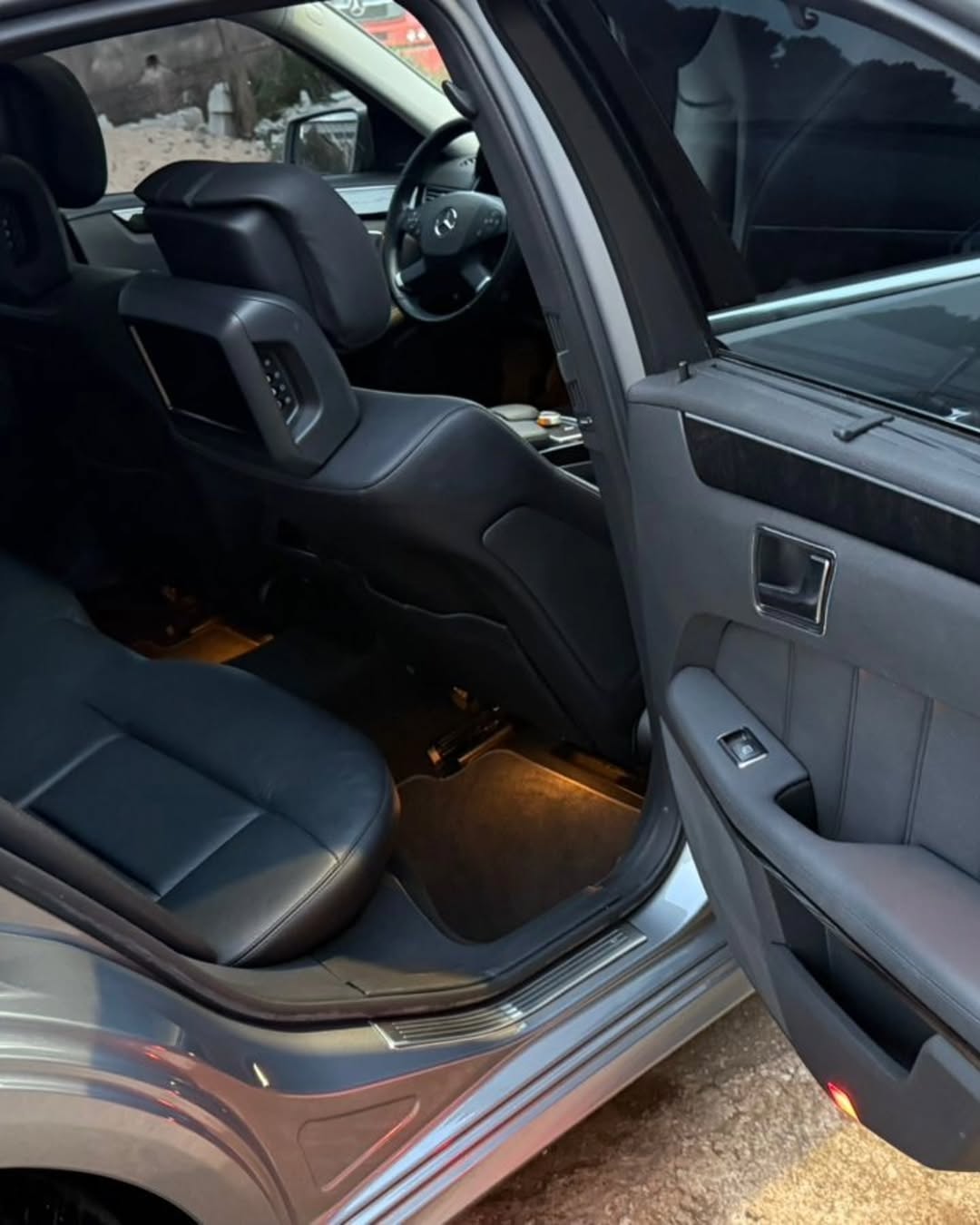 MERCEDES-BENZ E350 - Imagem 11