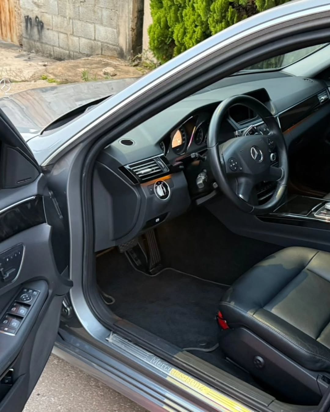 MERCEDES-BENZ E350 - Imagem 13