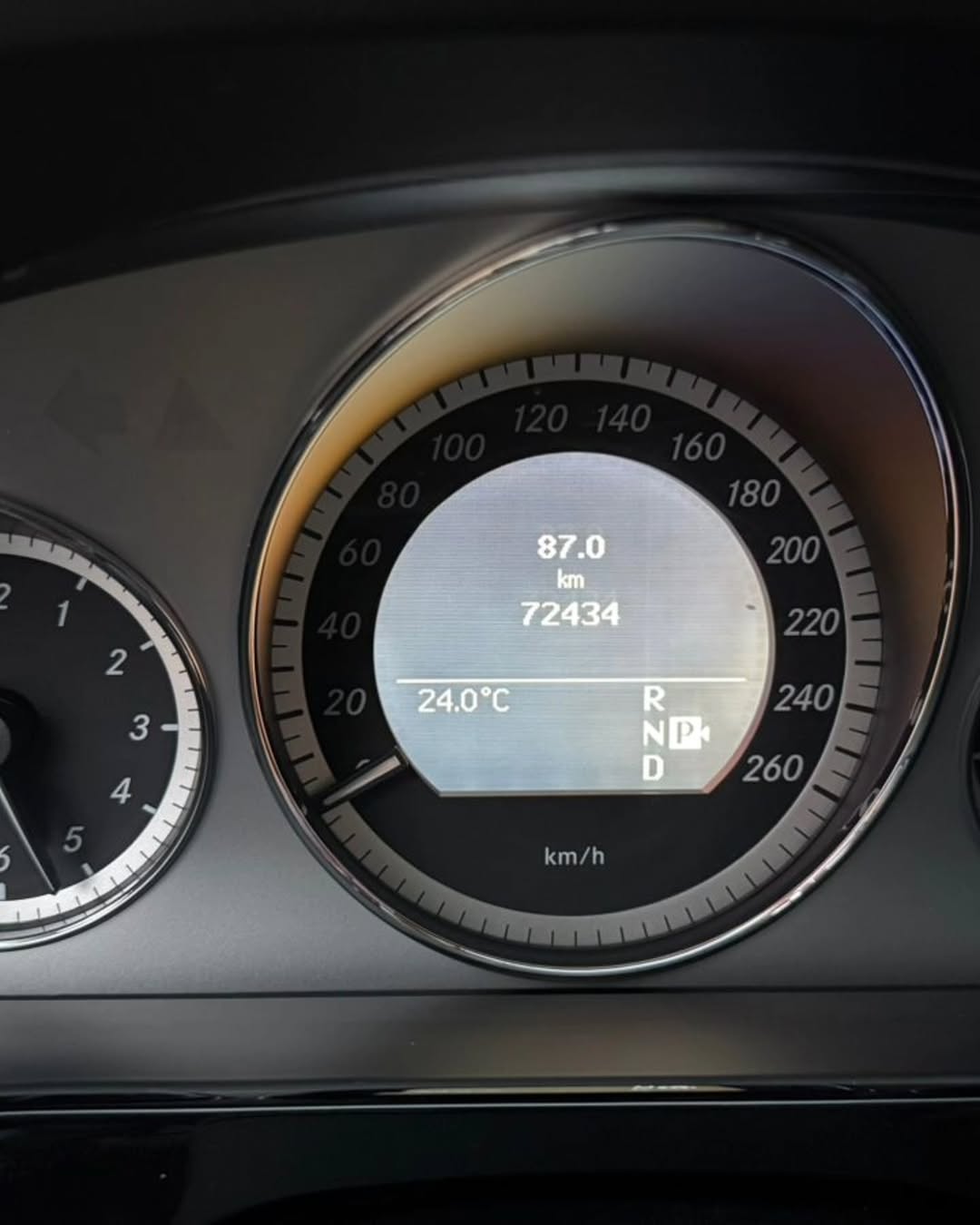 MERCEDES-BENZ E350 - Imagem 9