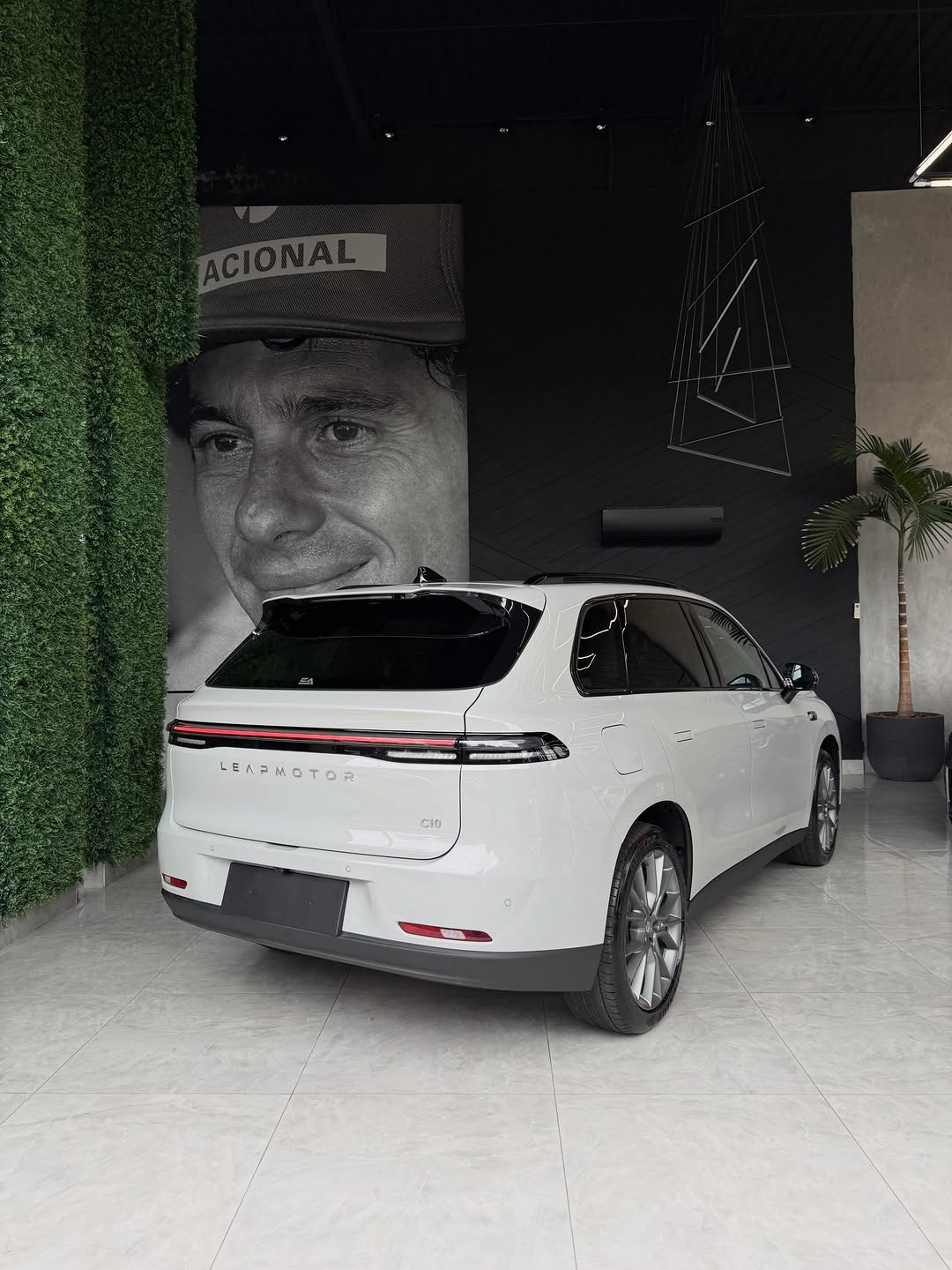 LEAPMOTOR C10 REEV ULTRA HÍBRIDO - Imagem 17