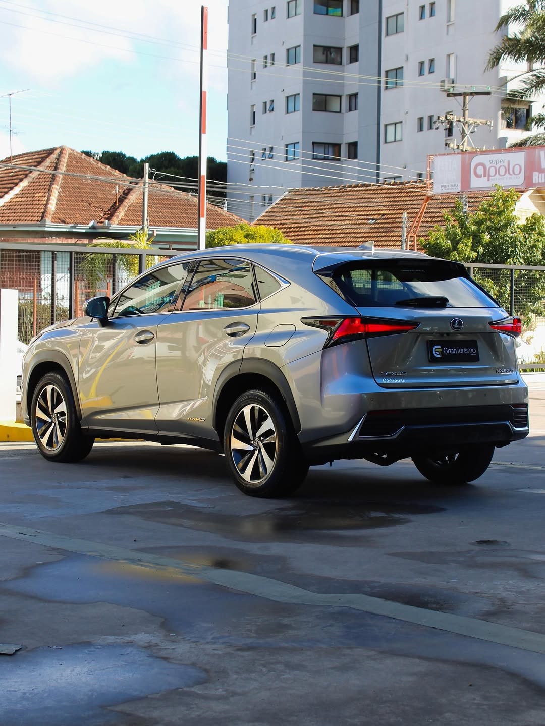 LEXUS NX 300H LUXURY - Imagem 4