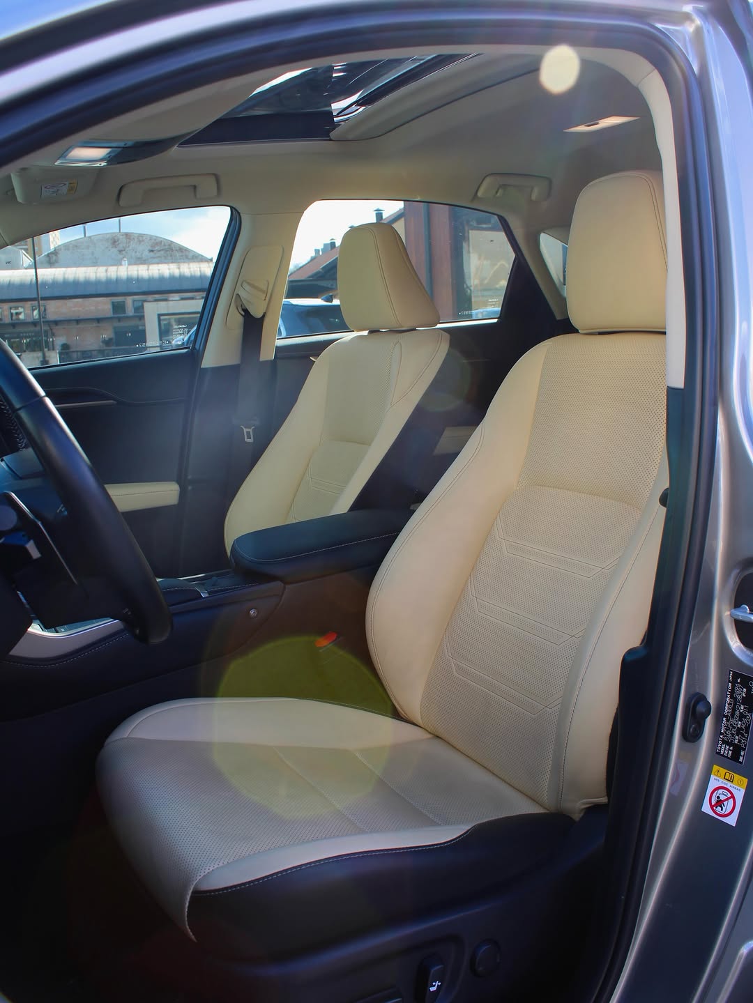 LEXUS NX 300H LUXURY - Imagem 7