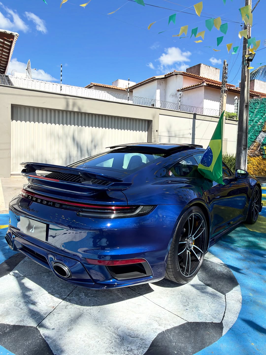 PORSCHE 911 TURBO S - Imagem 2