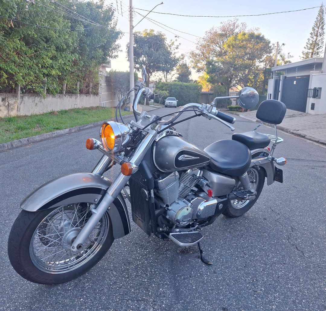 HONDA SHADOW 750 - Imagem 1
