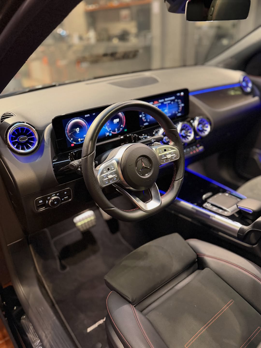 MERCEDES-BENZ GLA200 AMG LINE - Imagem 11