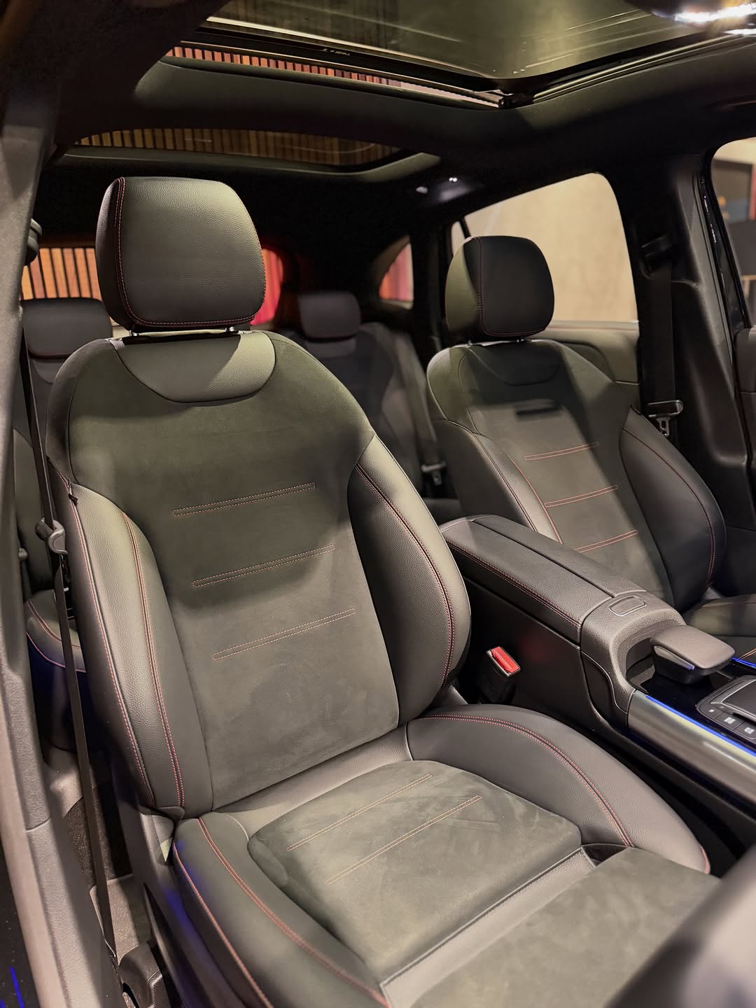 MERCEDES-BENZ GLA200 AMG LINE - Imagem 13