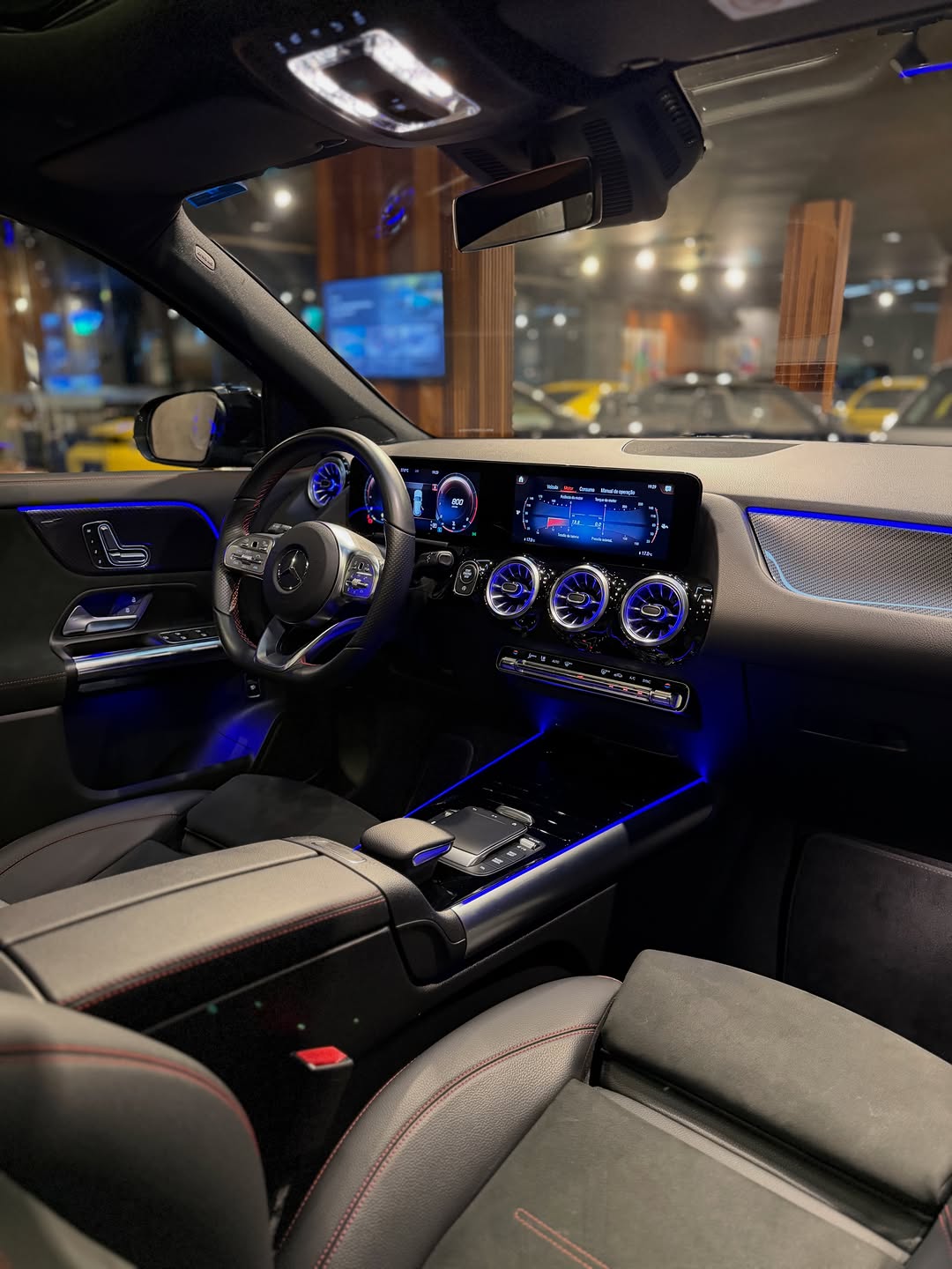 MERCEDES-BENZ GLA200 AMG LINE - Imagem 14