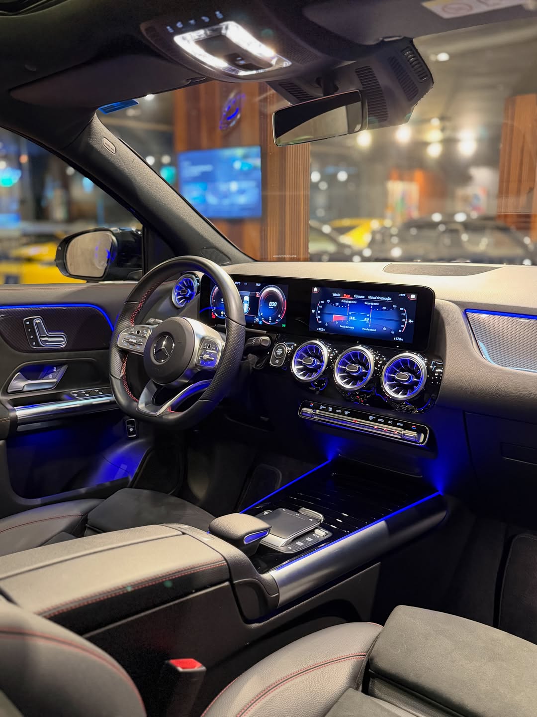 MERCEDES-BENZ GLA200 AMG LINE - Imagem 17
