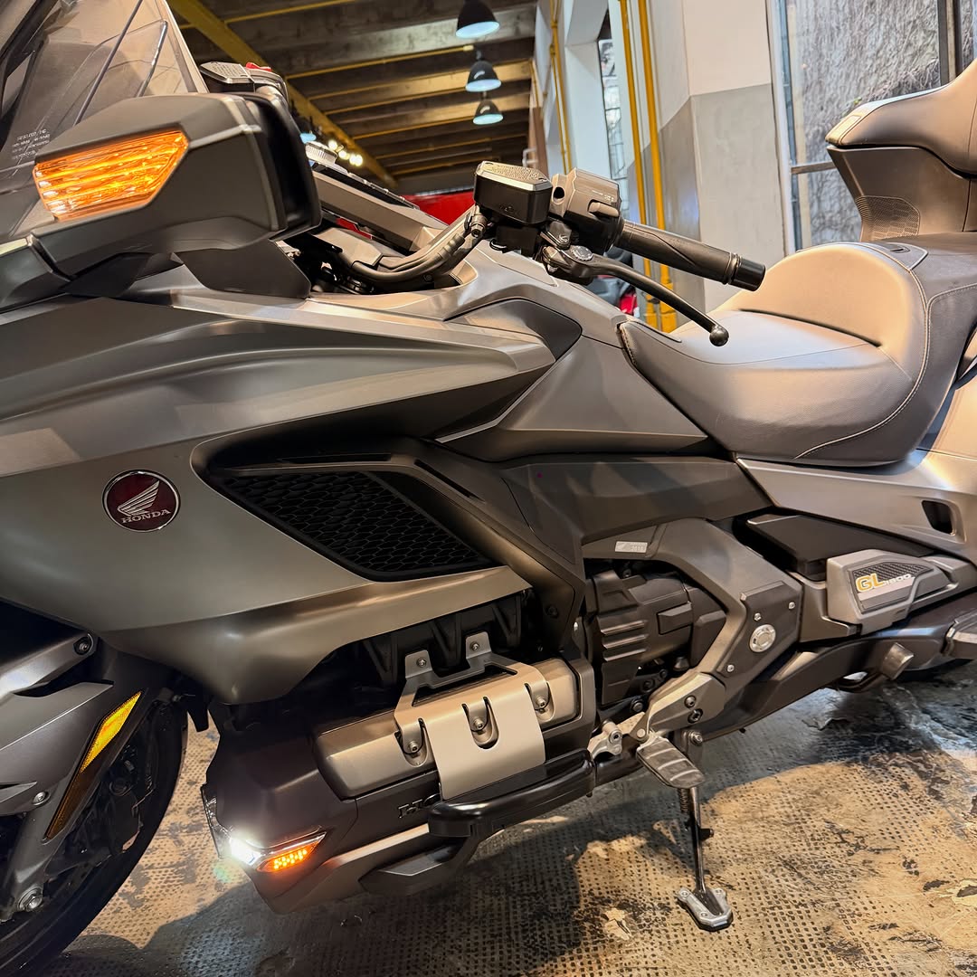 HONDA GL1800 GOLD WING - Imagem 8