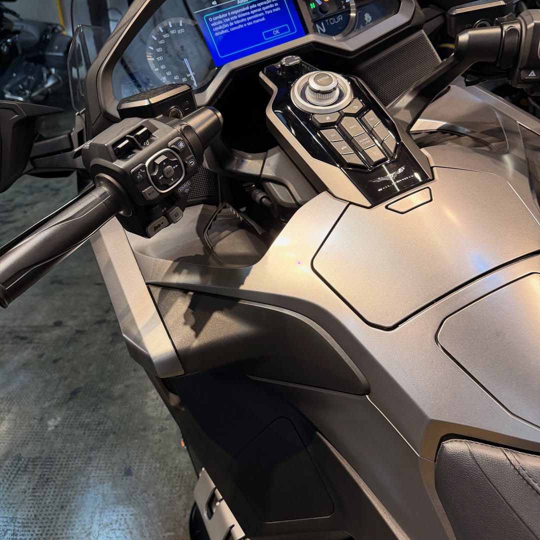 HONDA GL1800 GOLD WING - Imagem 10