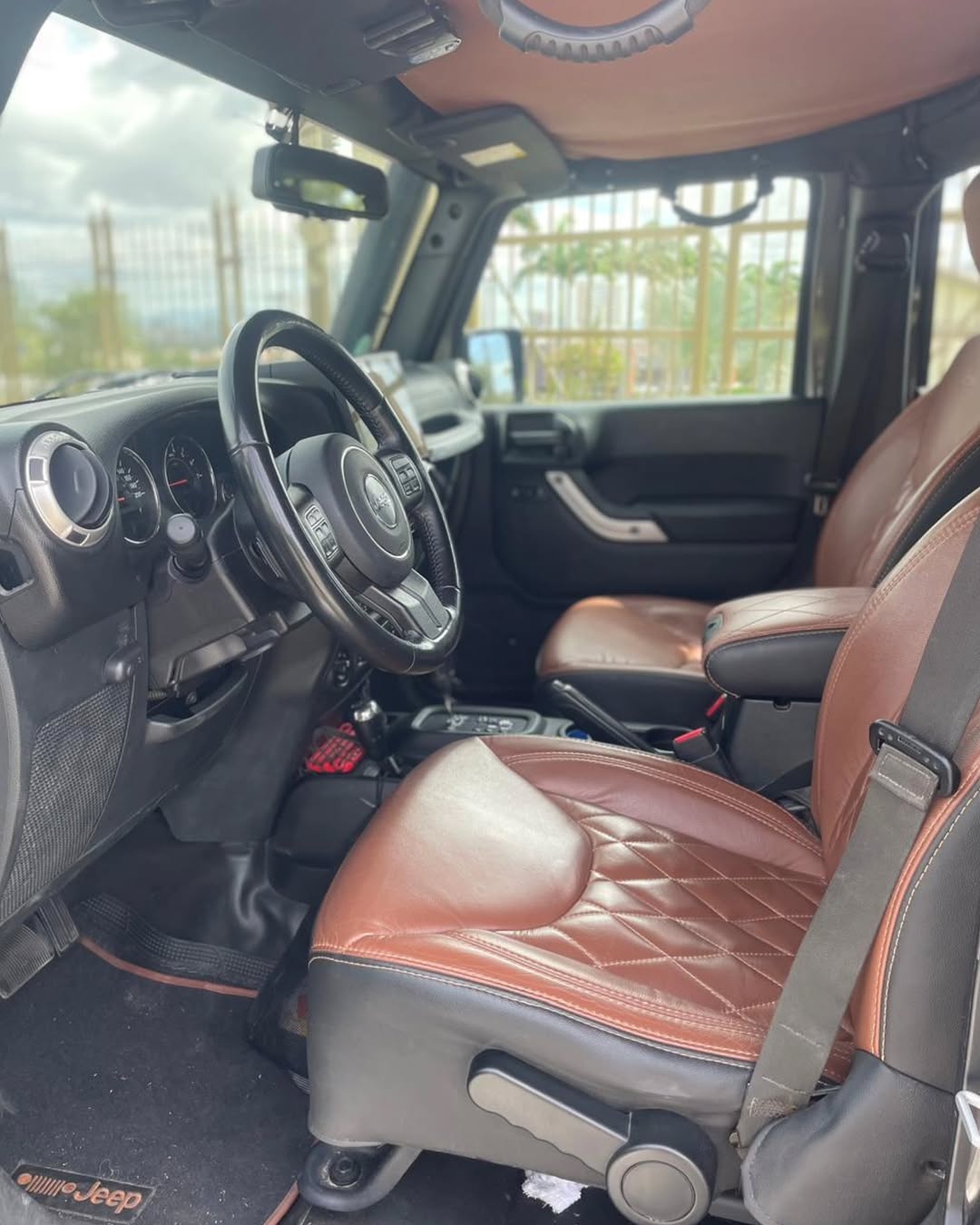 JEEP WRANGLER UNLIMITED SAHARA - Imagem 9