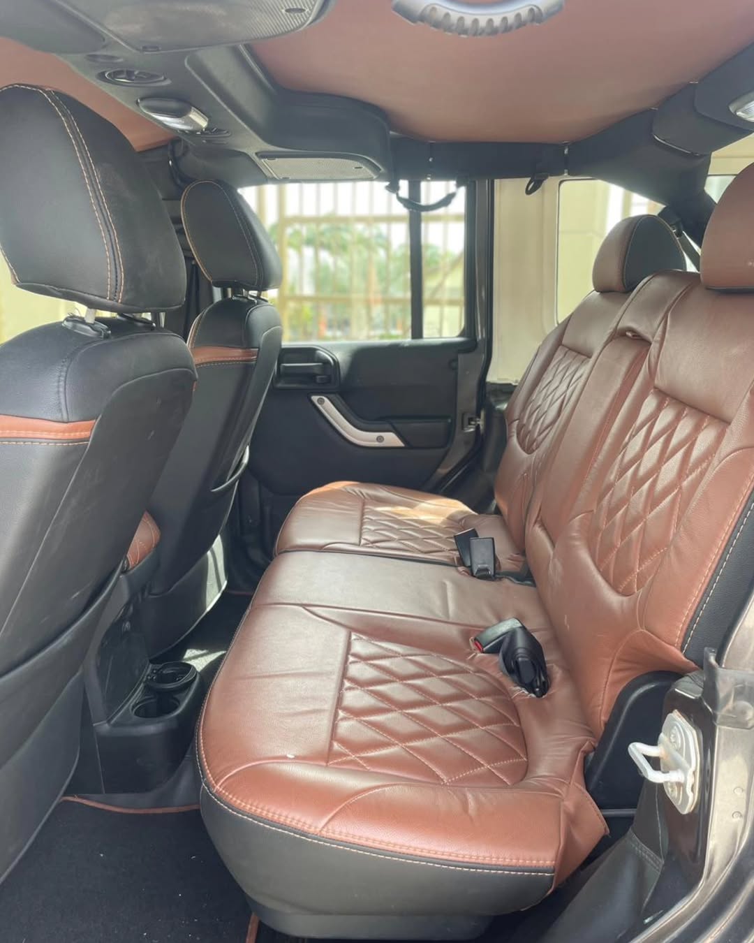 JEEP WRANGLER UNLIMITED SAHARA - Imagem 10
