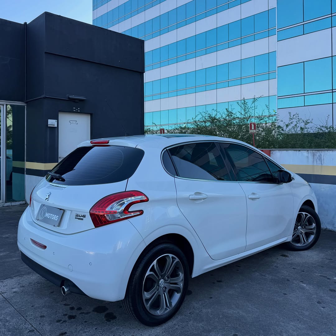PEUGEOT 208 GRIFFE - Imagem 8