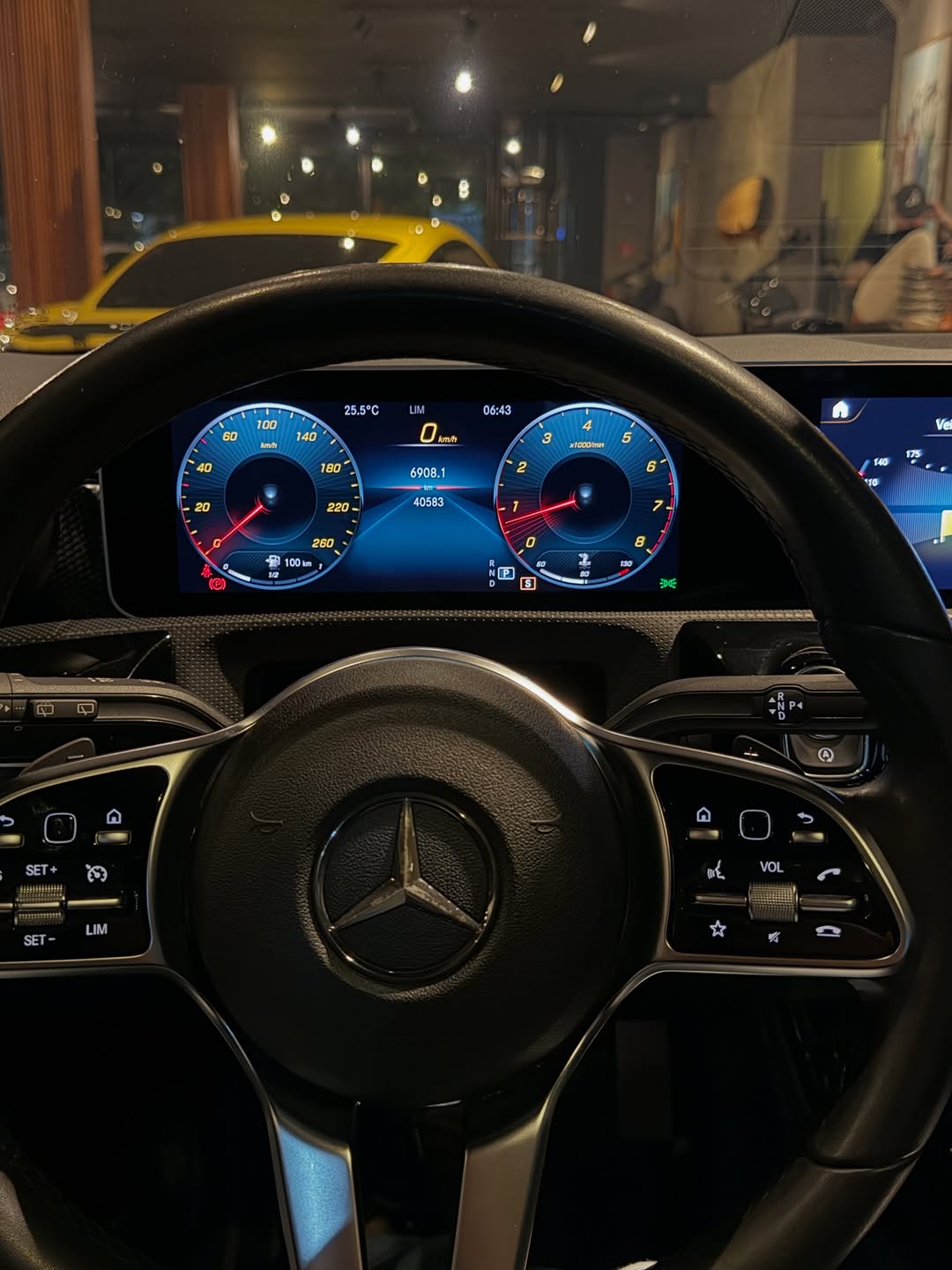 MERCEDES-BENZ A250 VISION - Imagem 16