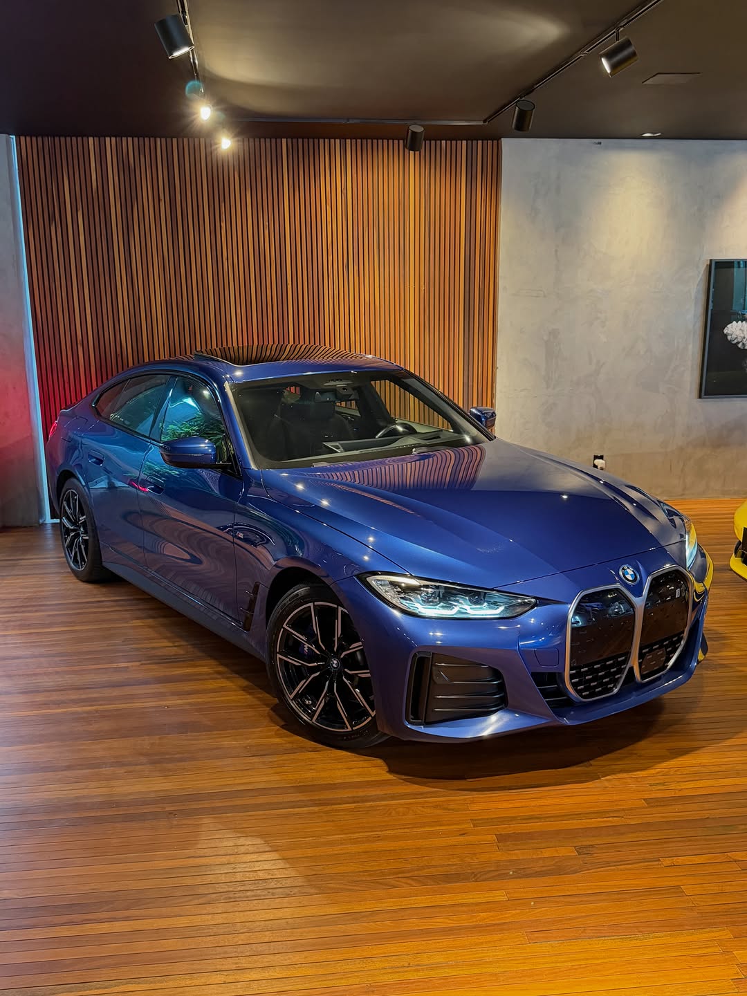 BMW I4 M SPORT - Imagem 16