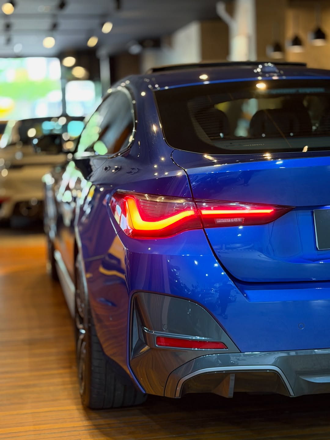 BMW I4 M SPORT - Imagem 18