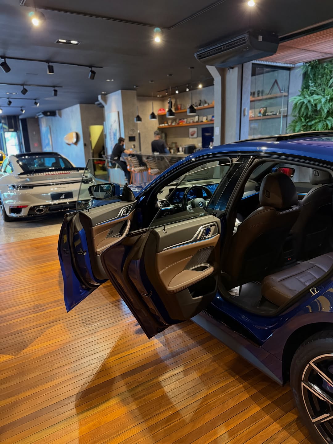 BMW I4 M SPORT - Imagem 10