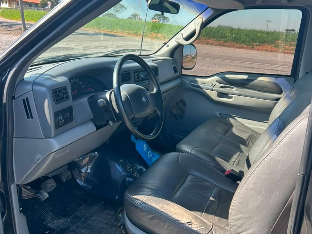 FORD F250 XLT-L - Imagem 8