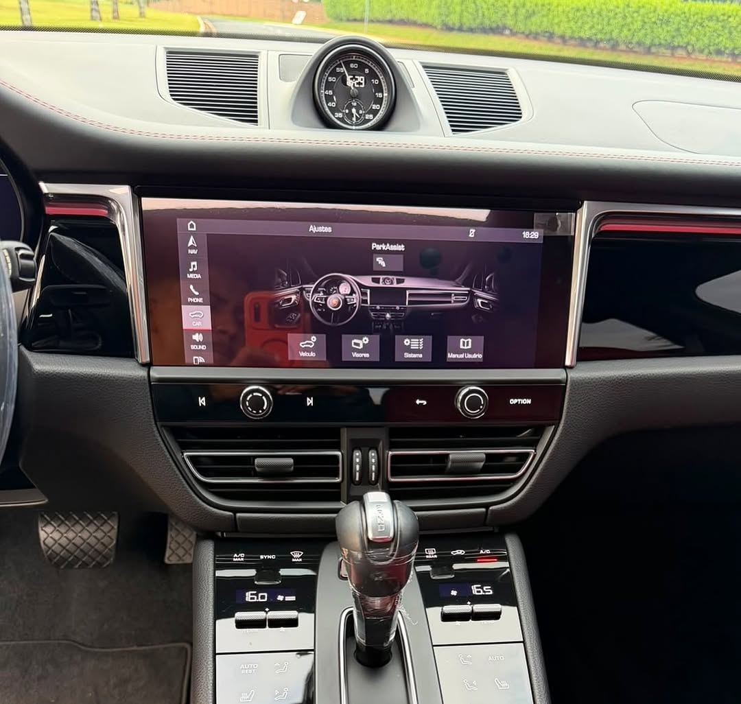 PORSCHE MACAN T - Imagem 4