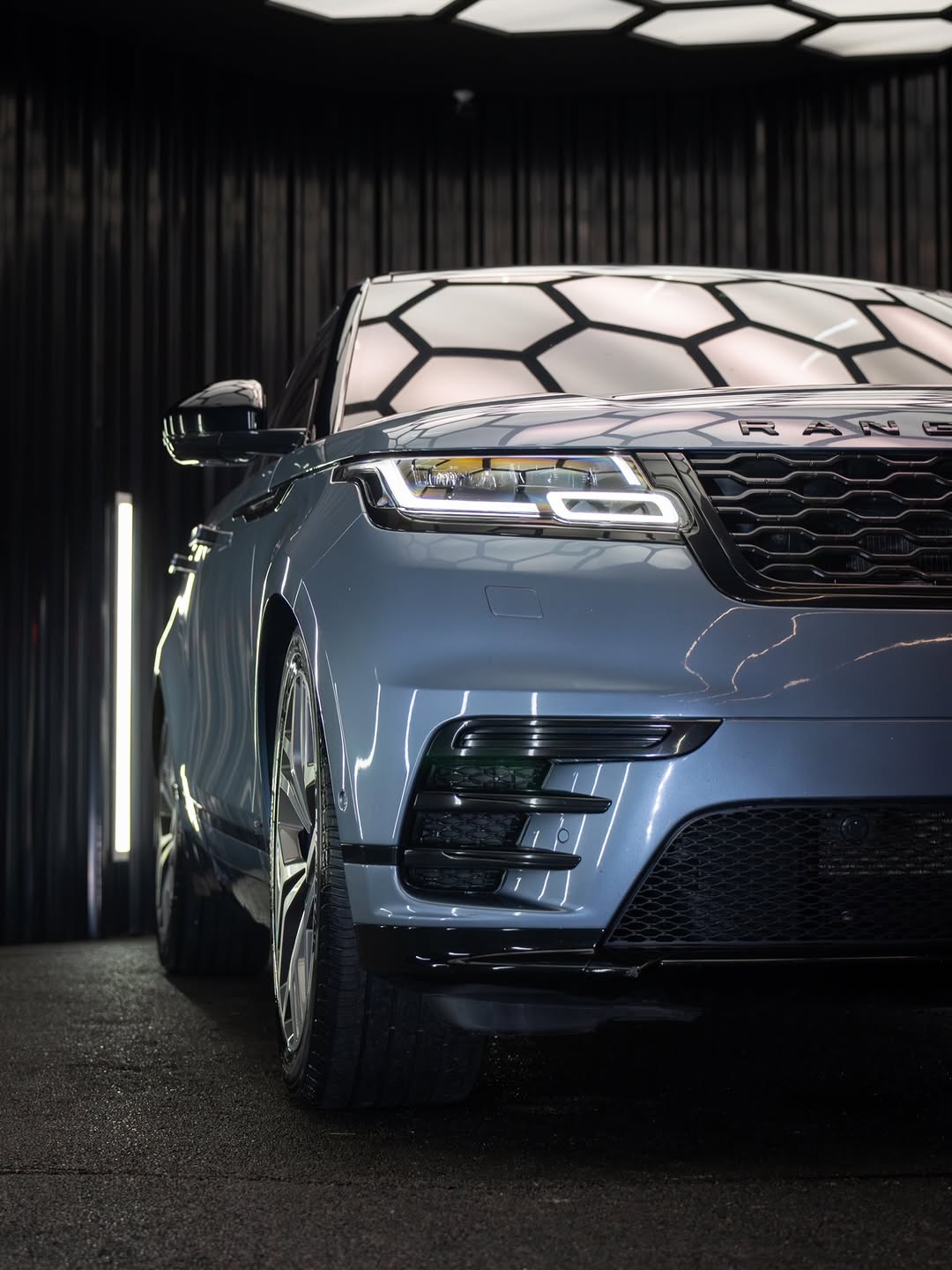 LAND ROVER RANGE ROVER VELAR R-DYNAMIC - Imagem 13