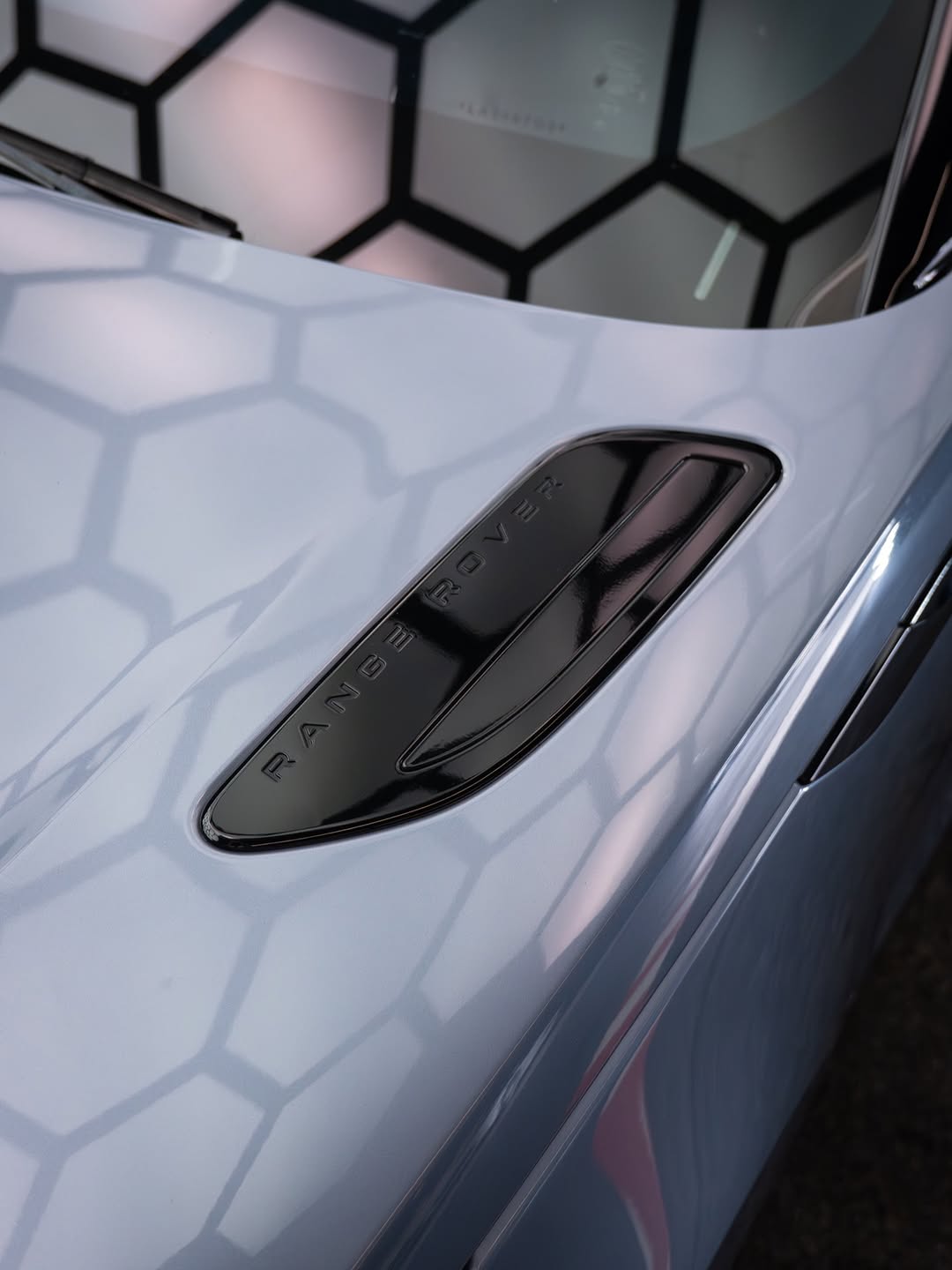 LAND ROVER RANGE ROVER VELAR R-DYNAMIC - Imagem 17