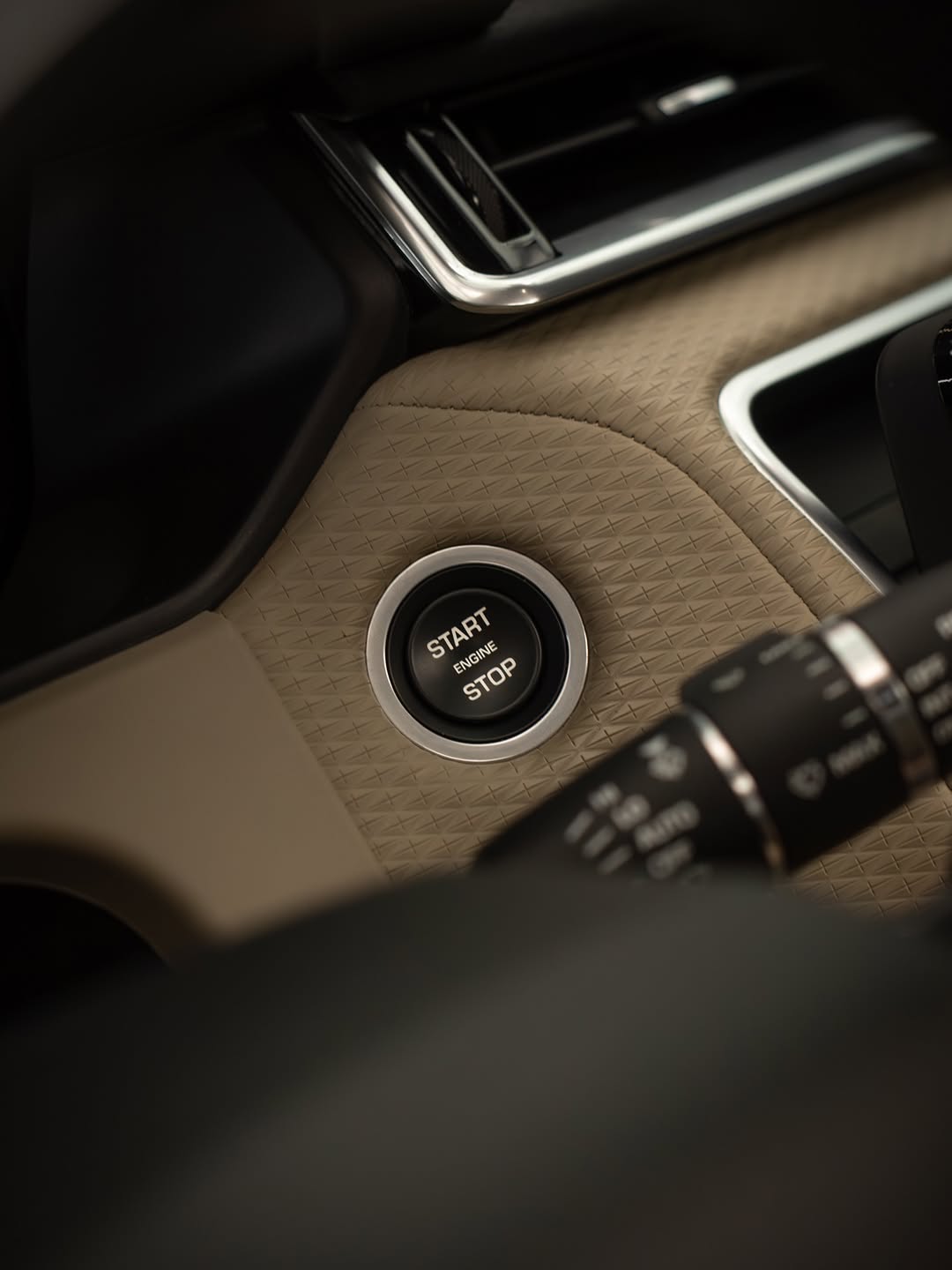 LAND ROVER RANGE ROVER VELAR R-DYNAMIC - Imagem 6
